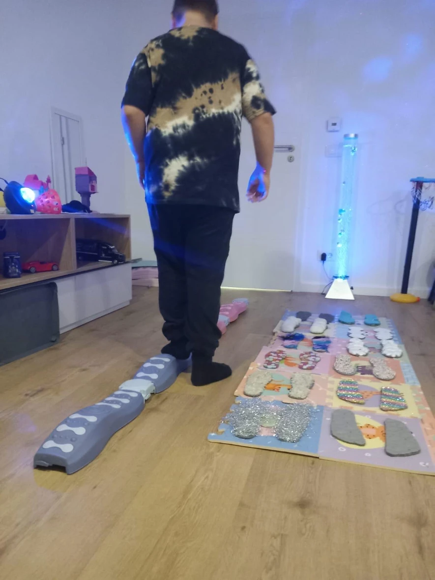 Alex on sensory path