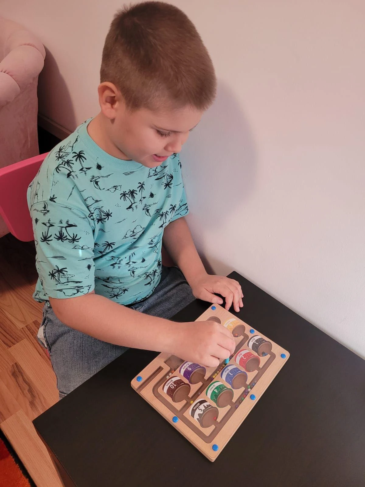 Alex working with sorting puzzle